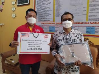 Hari Guru, SGM Eksplor dan Alfamart Bangun Dua Gedung PAUD dan Berikan Bantuan untuk Guru dari Sumatera Hingga Papua